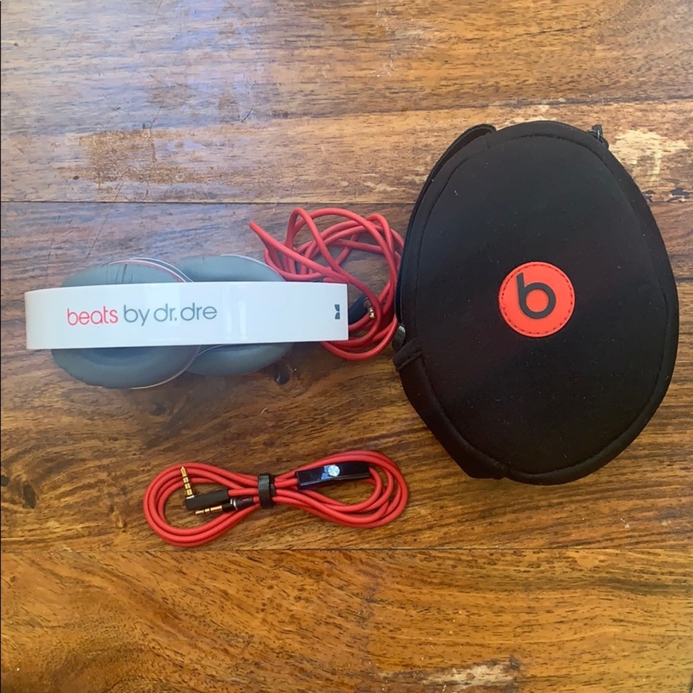 Beats by dr. dre headphones with case and cords